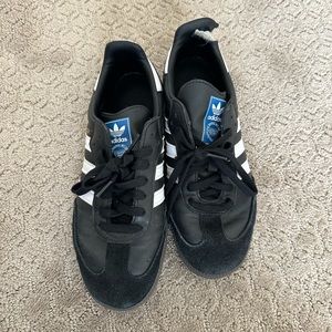 Black adidas sambas - men’s 8.5 women’s 10